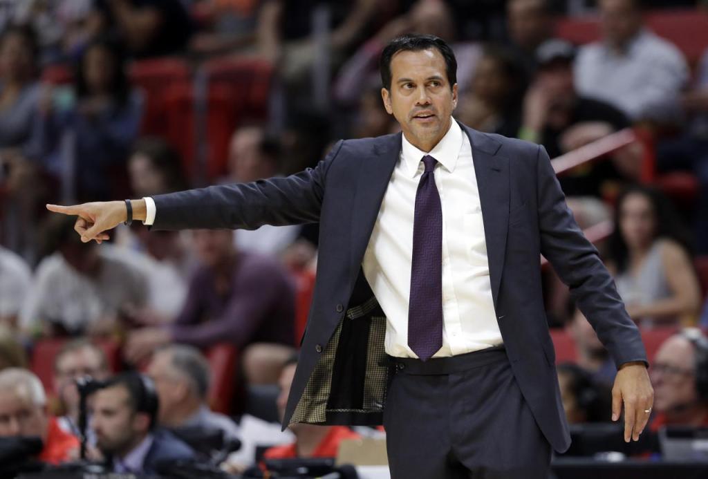  摩纳哥主帅赛后批评裁判判罚尺度不一  