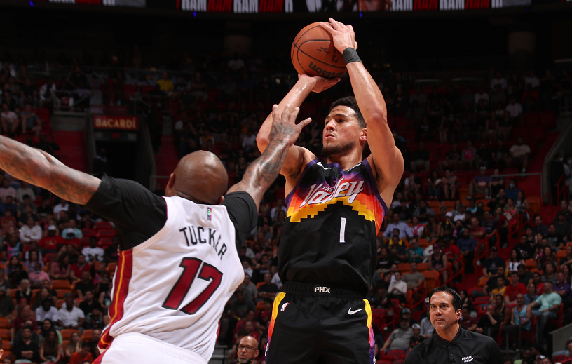  布克39+9+8，太阳复仇灰熊止连败  