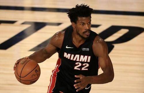  热火巴特勒强硬突破，最后时刻反超魔术队