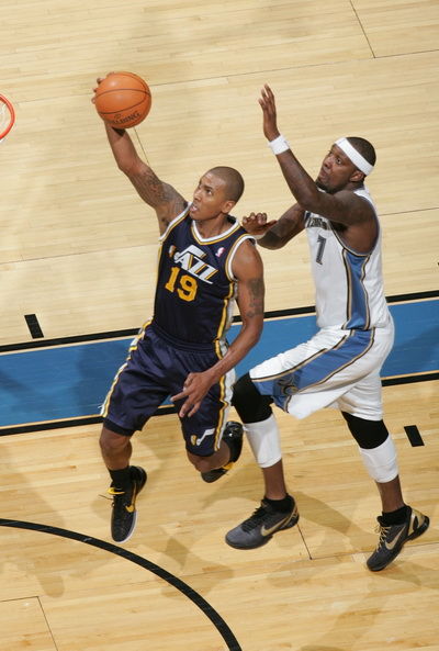  福克斯关键抢断国王加时击败爵士终结其三连胜